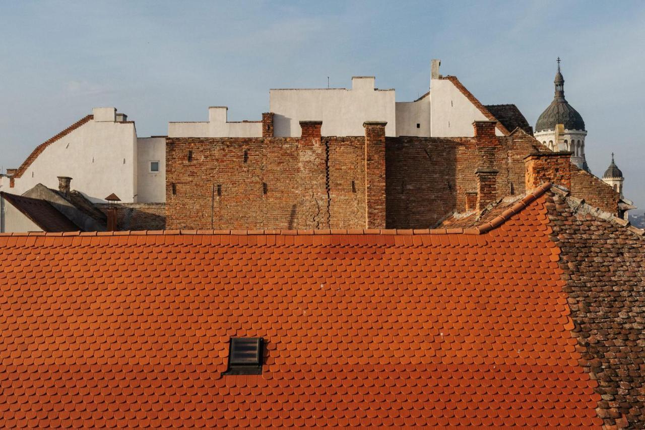 Apartament cu balcon