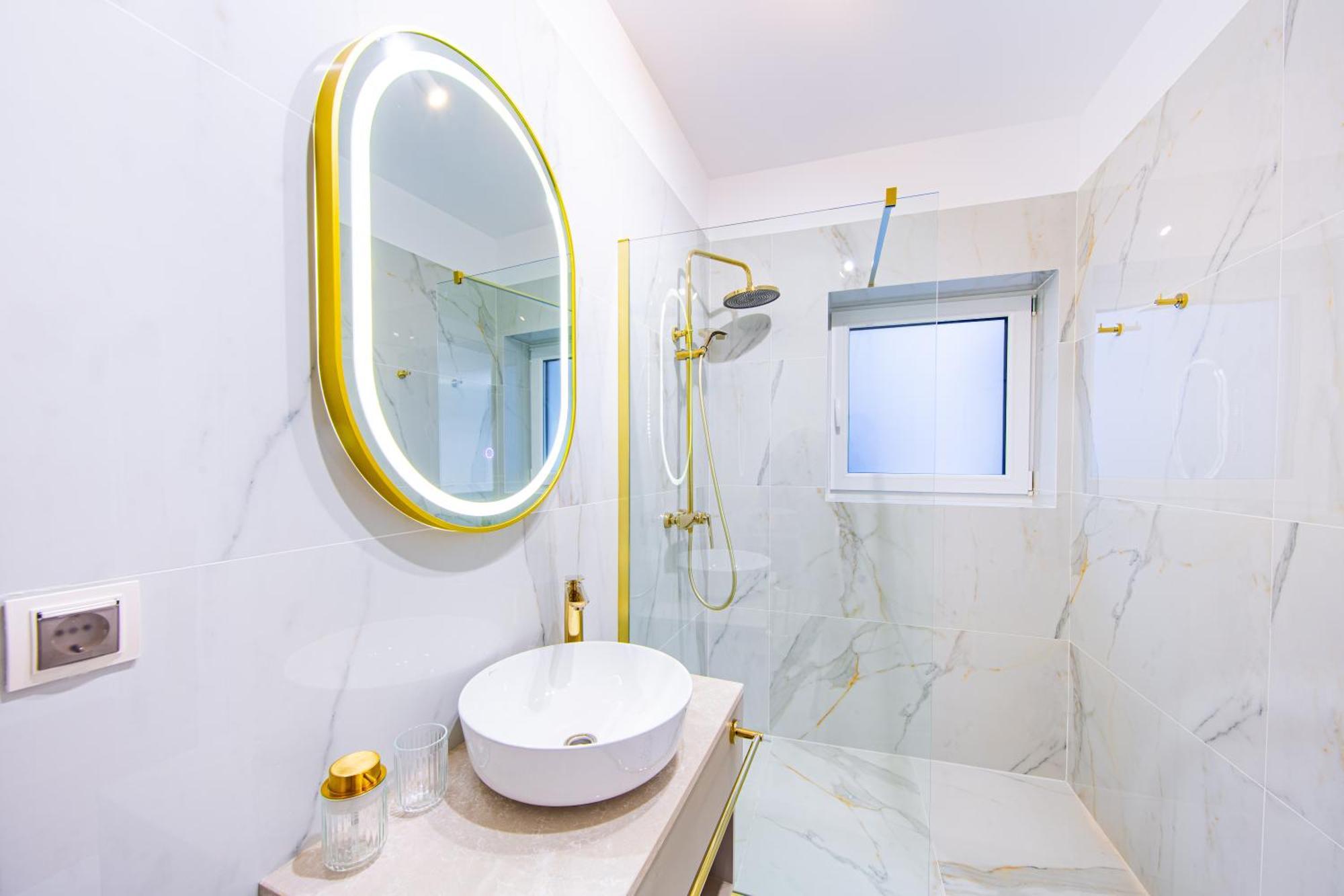 Apartament superior cu vedere la oraș