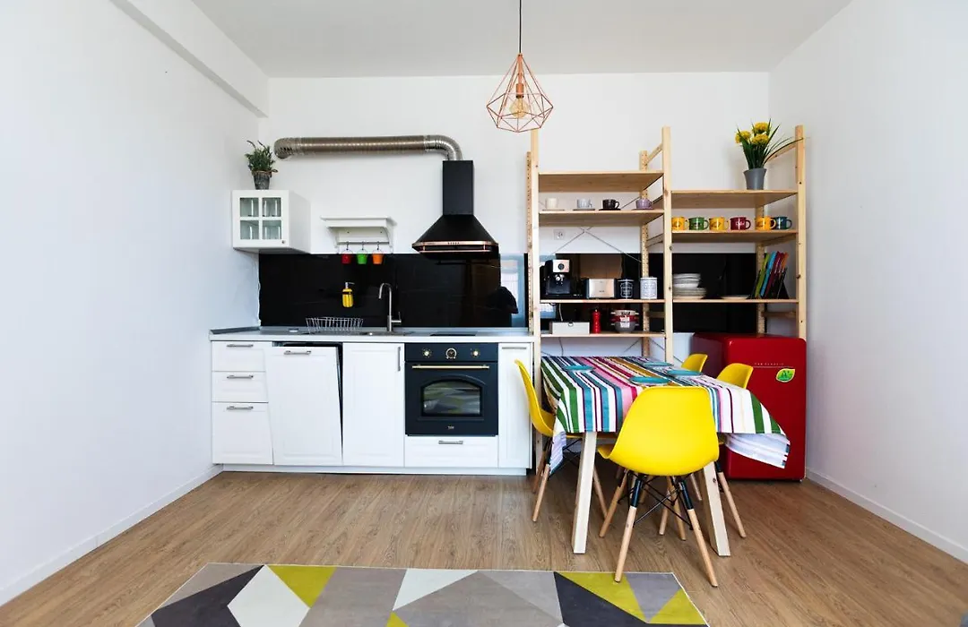 Colorful&Cozy Condo-1