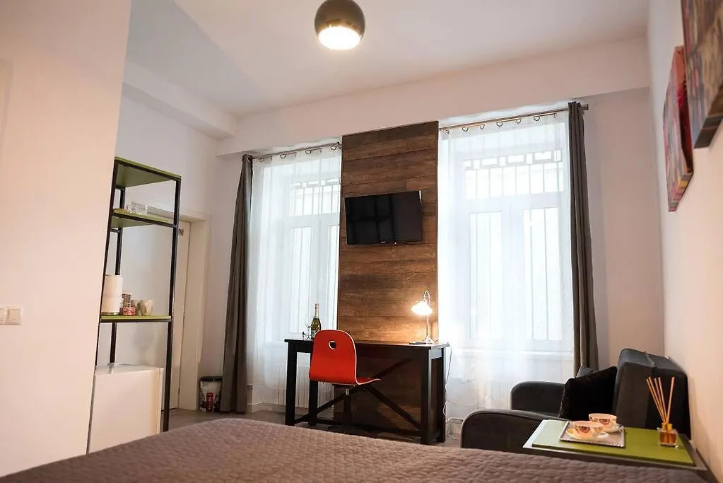 Ultra Central Bohemian Apartment 2-1