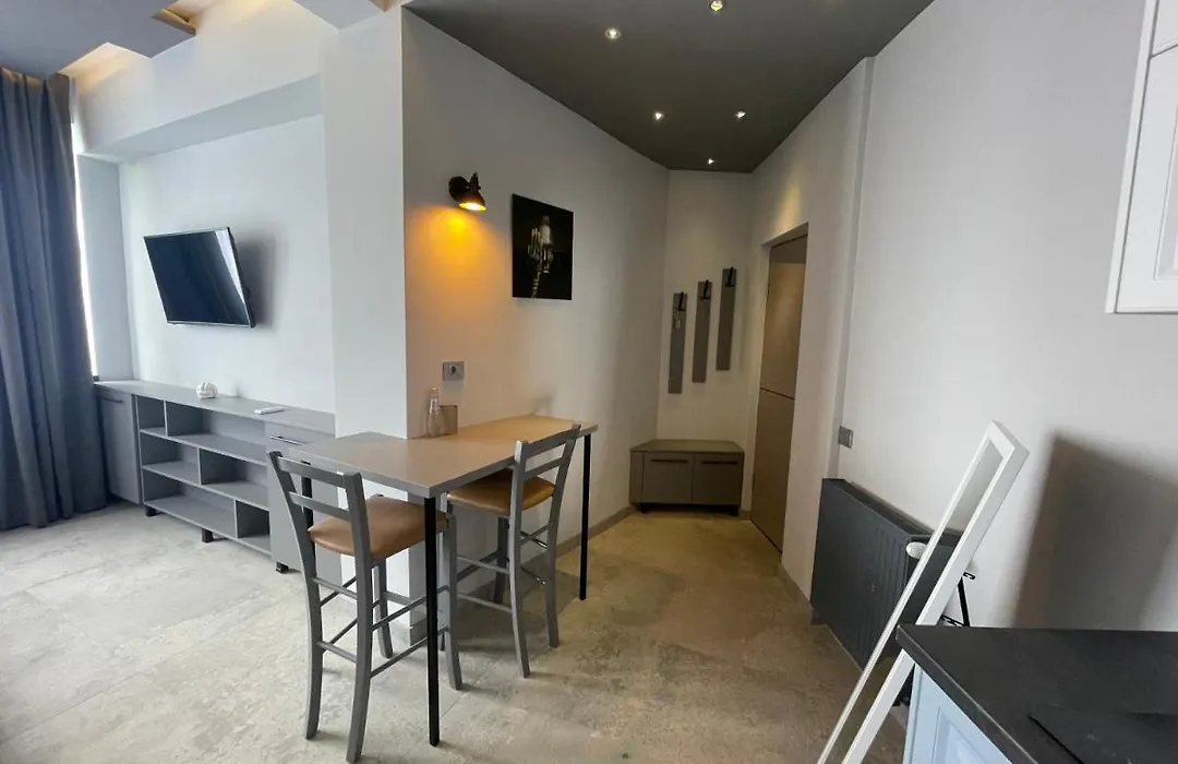 Engels Apartment-1