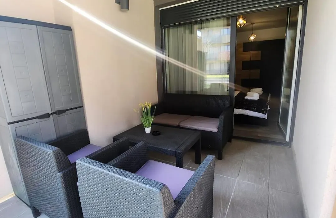 Wes Apartment Grand Park-1