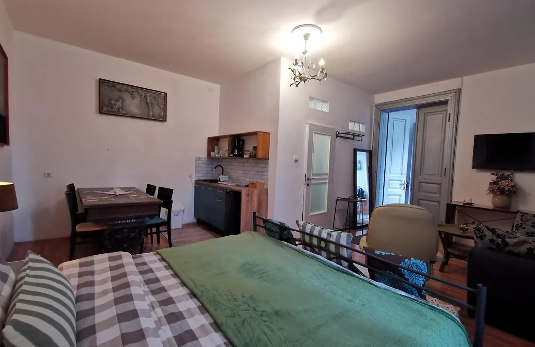 Apartament Luna Gruia-1