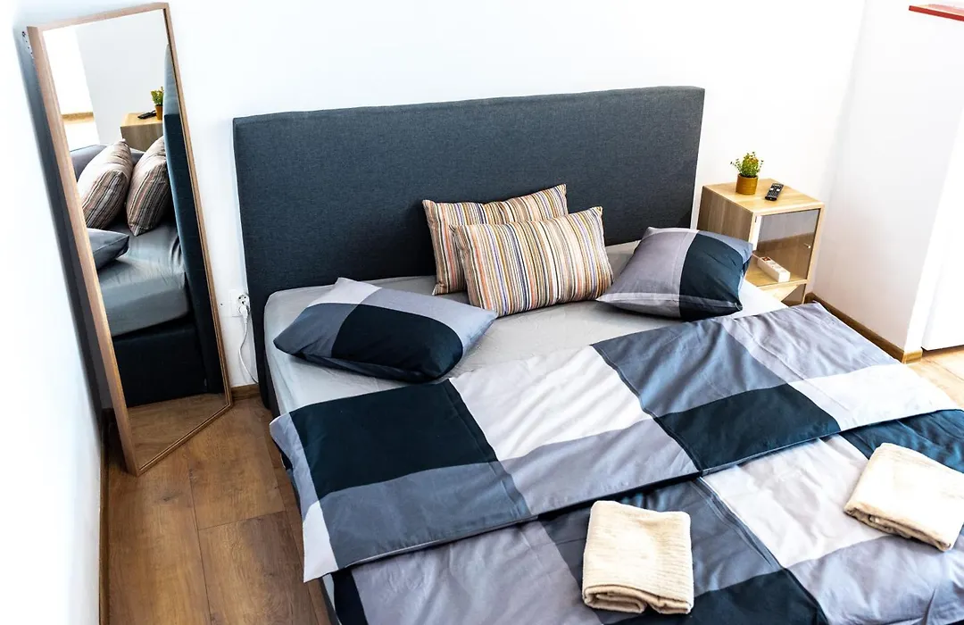 Thome Bucegi Smart Budget City Stay-1