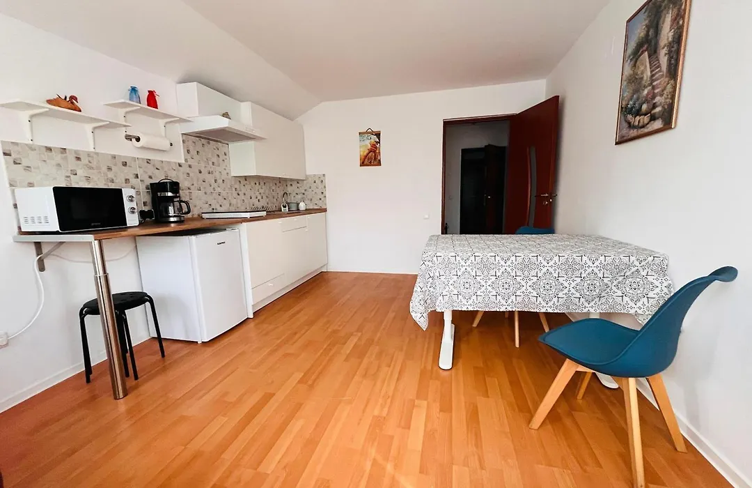 Flower Inn - Apartament 3-1