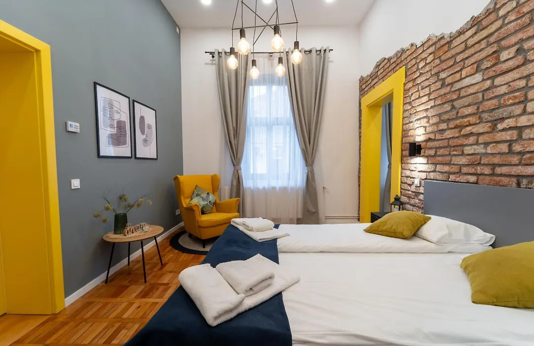 5 Star Luxury Studio-Old Town Center-1