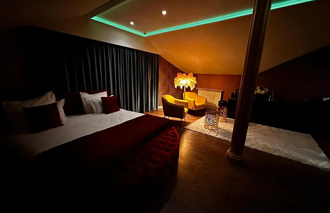 The Residence Central Jacuzzi Boutique (Adults Only)-1