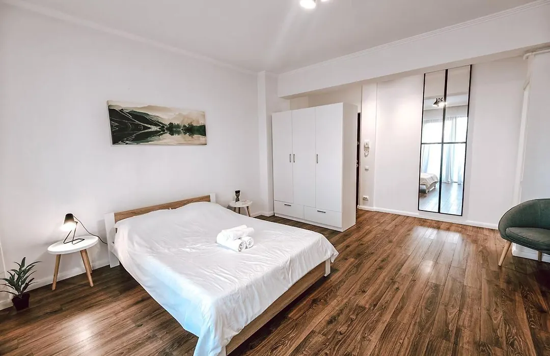 Luminia Apartment With Garden, Self Check In-1