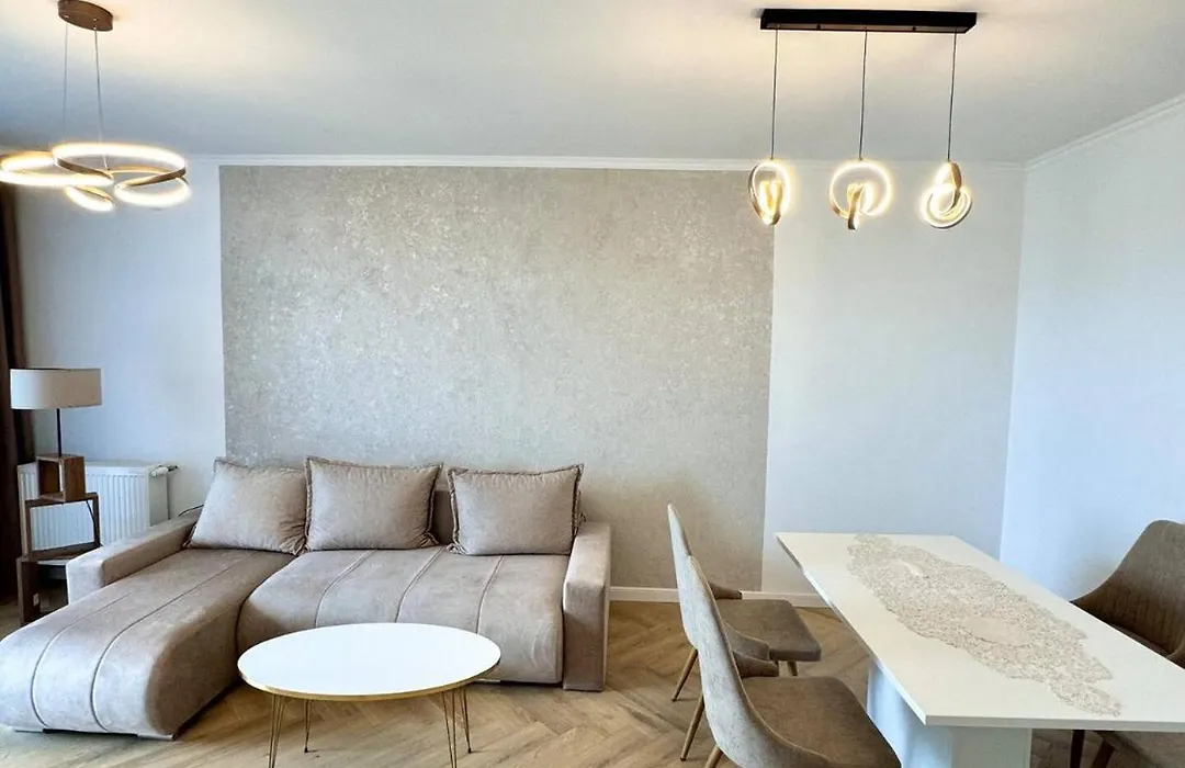 Lake View Luxury Apartament,Parking, Kingsize Bed-1