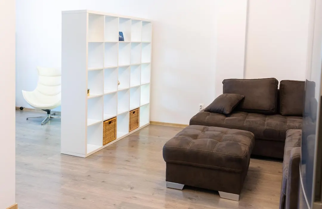 Thome White Flat Smart Budget City Stay-1