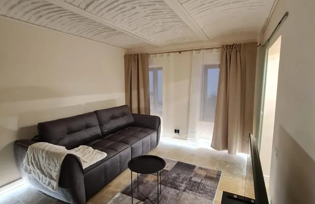 Historical ultracentral apartment-1