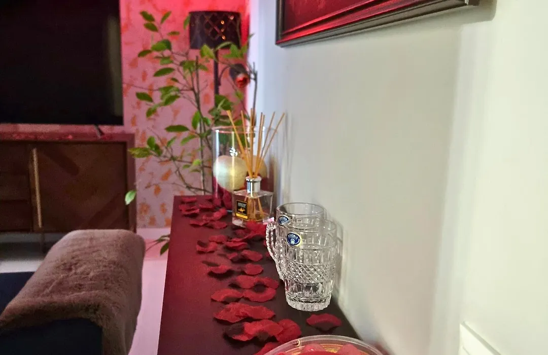 GLAMOUR VOX - Romantic Jacuzzi Escape - Cluj-Napoca - Near BT&Cluj Arena-1