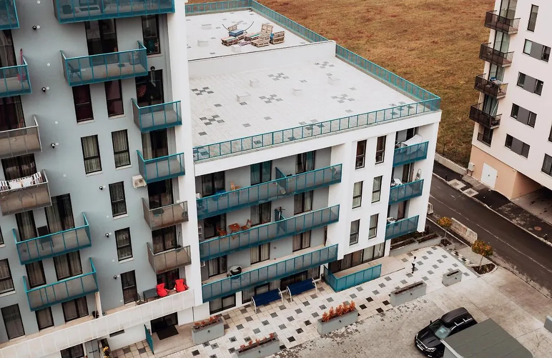 City View Apartment With Free Parking-1