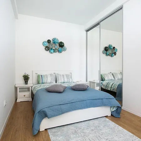 Colorful&Cozy Condo-2
