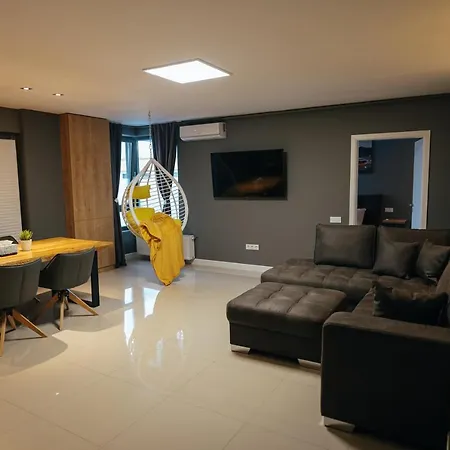 Thome Arena Residence-3