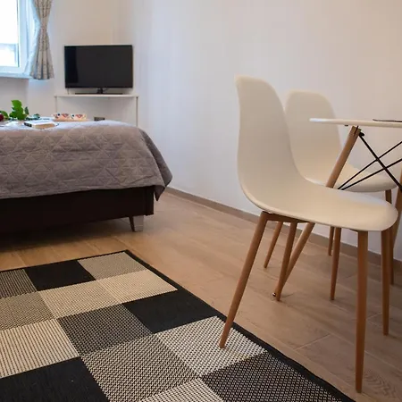 Central Bright Apartment-3