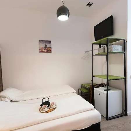 Ultra Central Bohemian Apartment 1-3