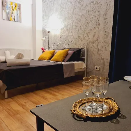 Ultracentral 5* Boutique Hotel Style Apartment. Brand New. 2 Rooms. Spacious. Free Parking-3