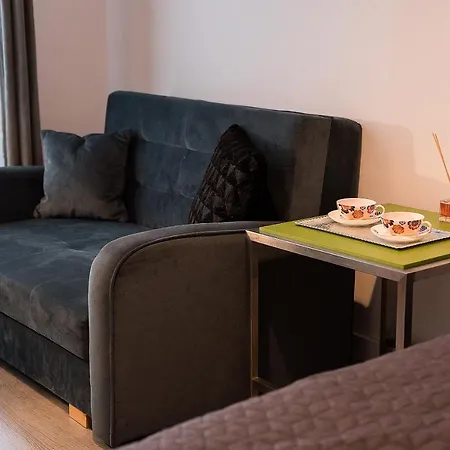 Ultra Central Bohemian Apartment 3-2