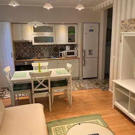 Igi White Flat With Free Private Parking-2