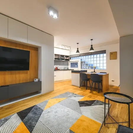 Charming 2 Bedroom Apartment-2