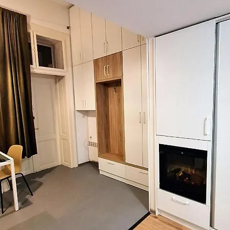 Swanhome - Central Apartment-2