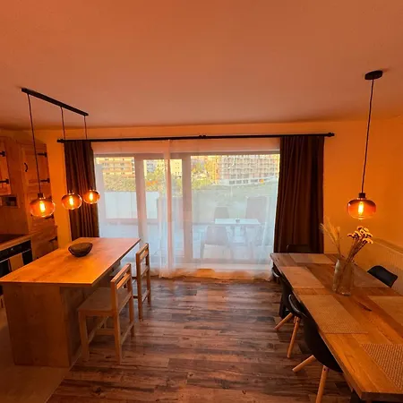 Cozy Two Bedroom Apartment-3