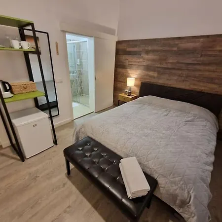 Ultra Central Bohemian Apartment 4-2