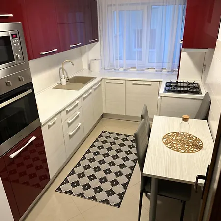 Sunny Apartament With Free Parking-3