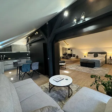 House Pica-2