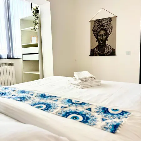 Amos Apartment-Ultracentral-Free Parking-2