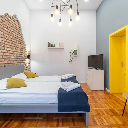 5 Star Luxury Studio-Old Town Center-3