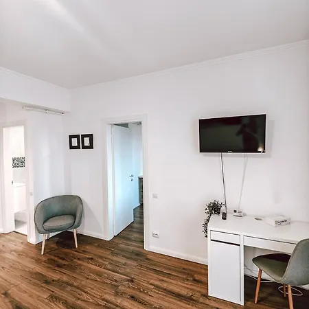 Luminia Apartment With Garden, Self Check In-3