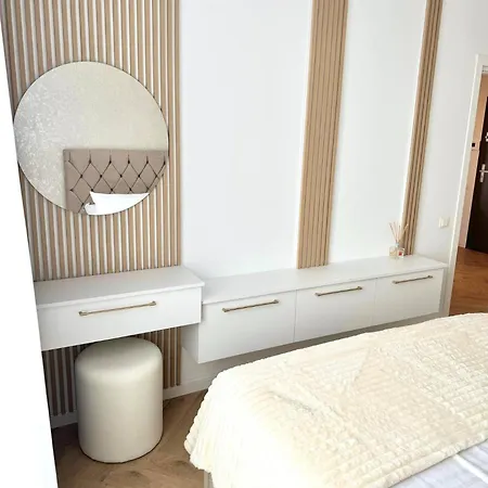 Lake View Luxury Apartament,Parking, Kingsize Bed-2