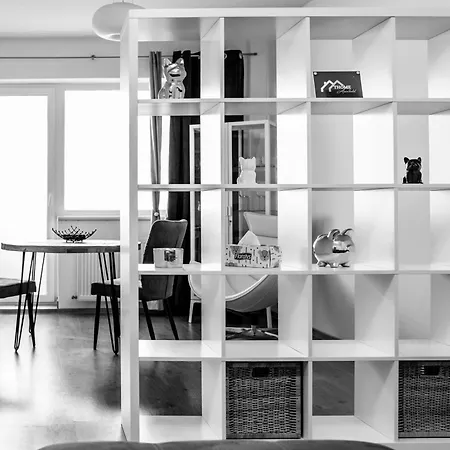 Thome White Flat Smart Budget City Stay-3