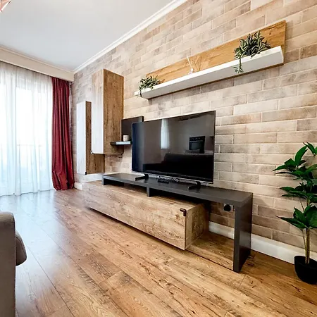 Altheda Living Sunstone - Luxury Apartment - Private Parking, Smart Tv, Huge Balcony And King Size Bed-2