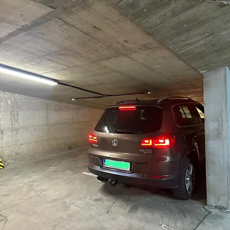 Arya Apartment-Free Underground Parking-Ultracentral-3