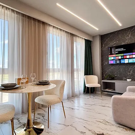 Cloud Nine Airport Residence- Free Parking, King-2