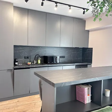 West Skyline Residence Private Parking-2