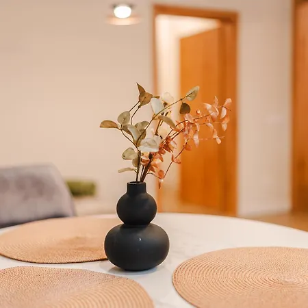 Chic 1Br With Office - Calm, Cool & Connected-3