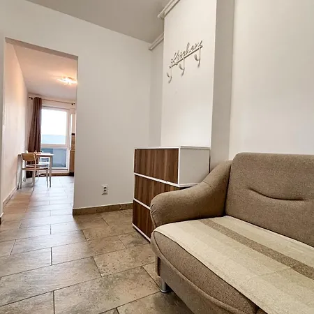 Soft Landing - Close To Airport With Free Parking-3