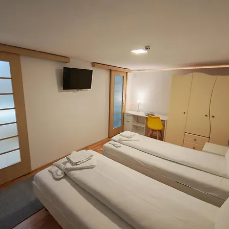 Sleep&Go Airport Transit Rooms Cluj-Napoca-3