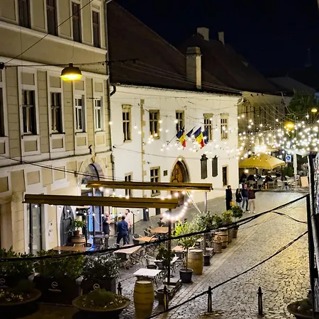 Charming Old Town Studio With Private Balcony-3