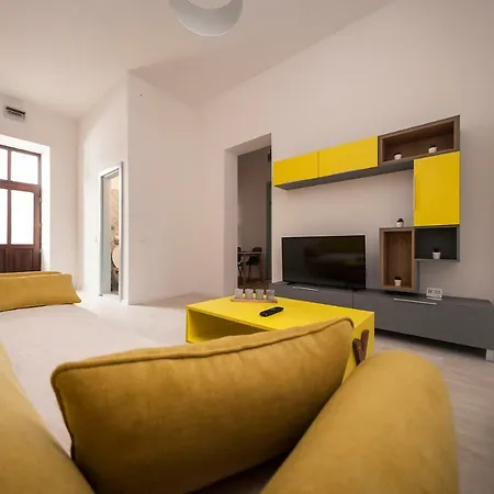 Central Luxury 3-3