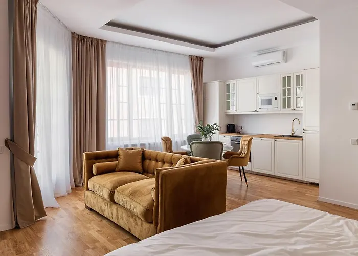 Pedestrian Street In City Center For Comfortable And Beautiful Stay With All Comodities Within Walking Distance Cluj-Napoca