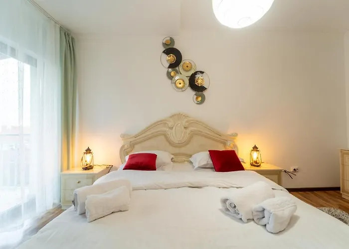 Spacious 3 rooms 5* mansion near Muzeului square. Free parking Cluj-Napoca