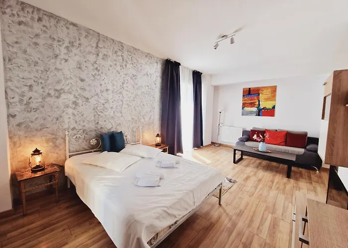 Ultracentral 5* Boutique Hotel Style Apartment. Brand New. 2 Rooms. Spacious. Free Parking Cluj-Napoca