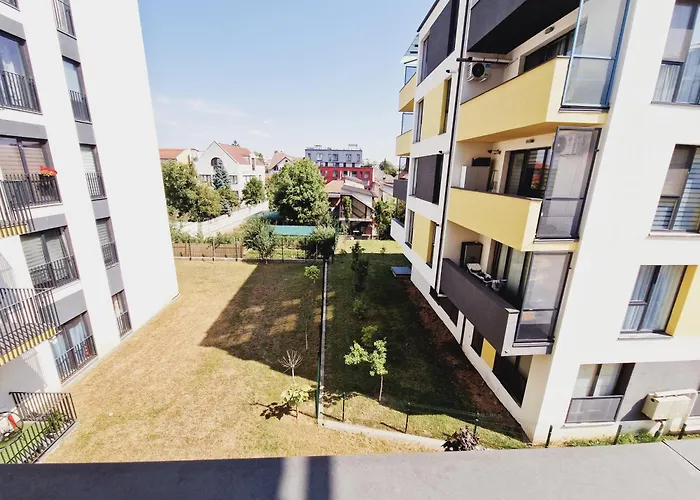 Ultracentral 5* Boutique Hotel Style Apartment. Brand New. 2 Rooms. Spacious. Free Parking Cluj-Napoca