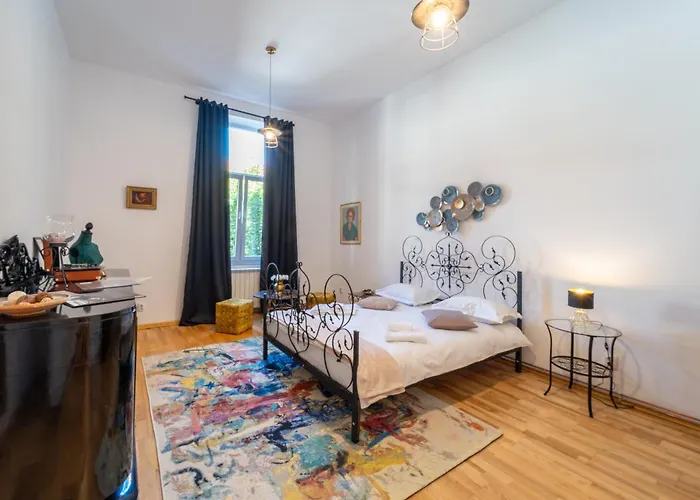 Historic 5 Star Apartment In The Main Plaza Cluj-Napoca