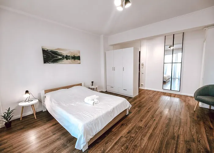 Luminia Apartment With Garden, Self Check In Cluj-Napoca